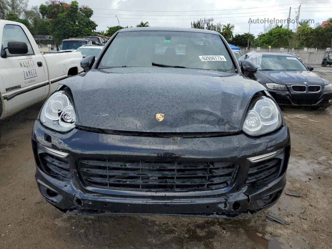 2018 Porsche Cayenne  Black vin: WP1AA2A25JKA05955