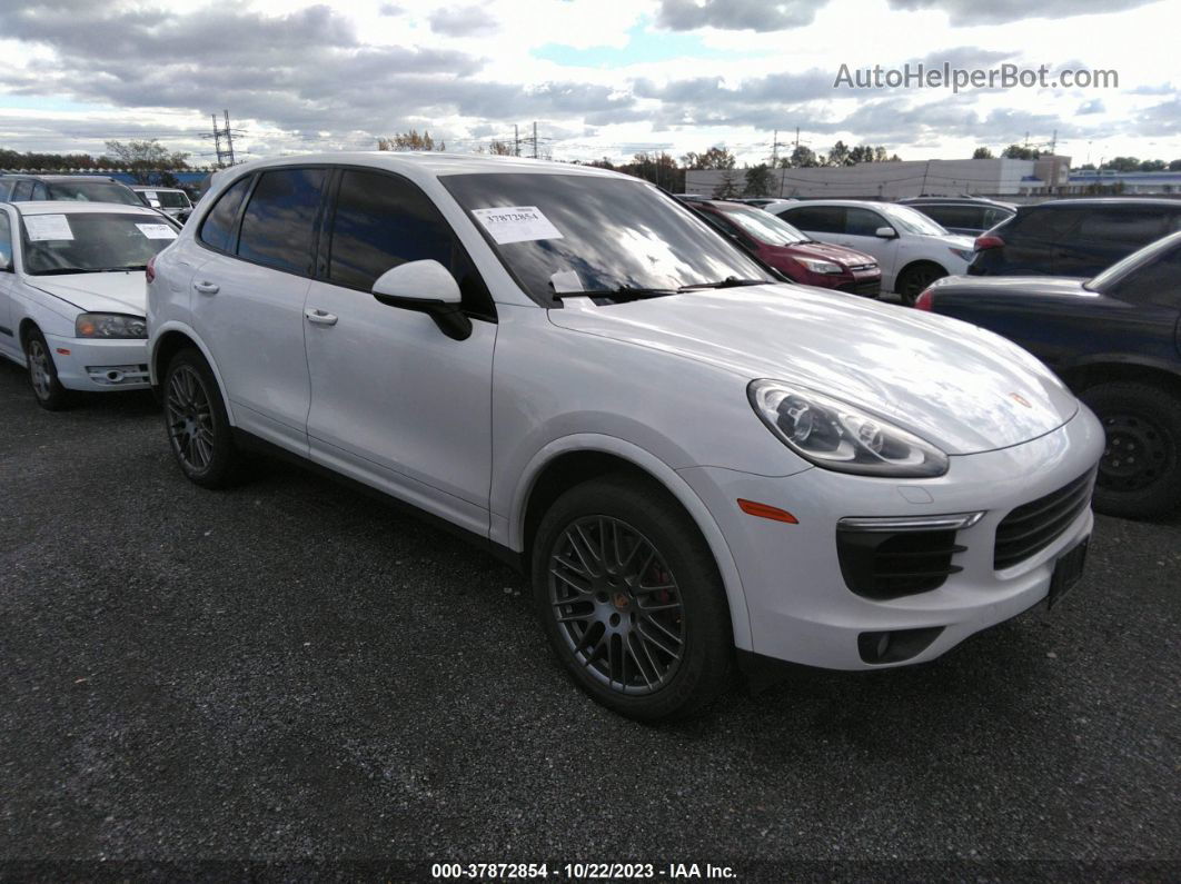 2018 Porsche Cayenne   White vin: WP1AA2A26JKA00571