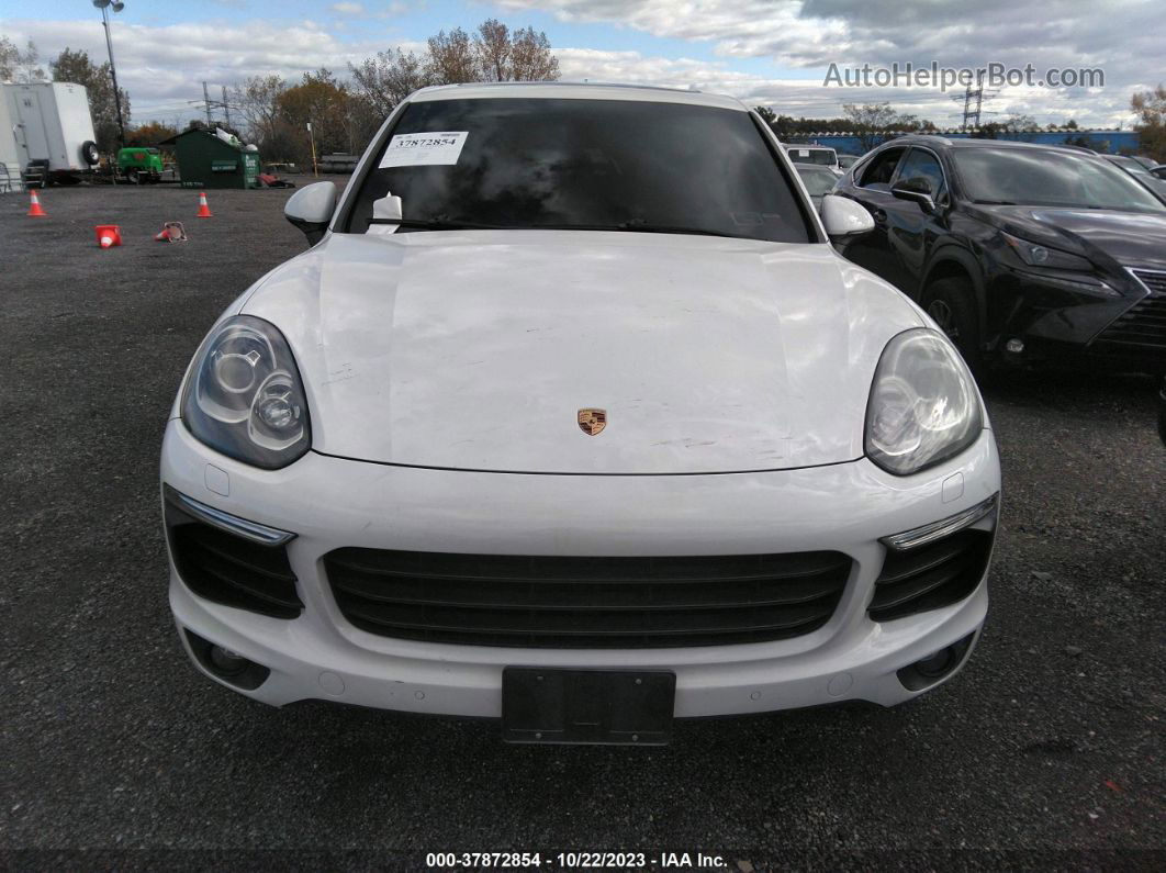 2018 Porsche Cayenne   White vin: WP1AA2A26JKA00571