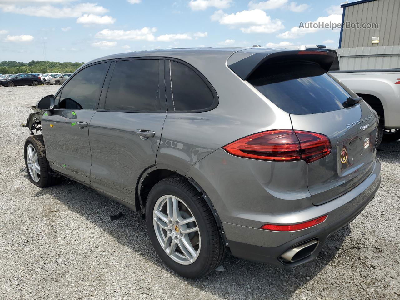 2018 Porsche Cayenne  Серый vin: WP1AA2A26JKA01381