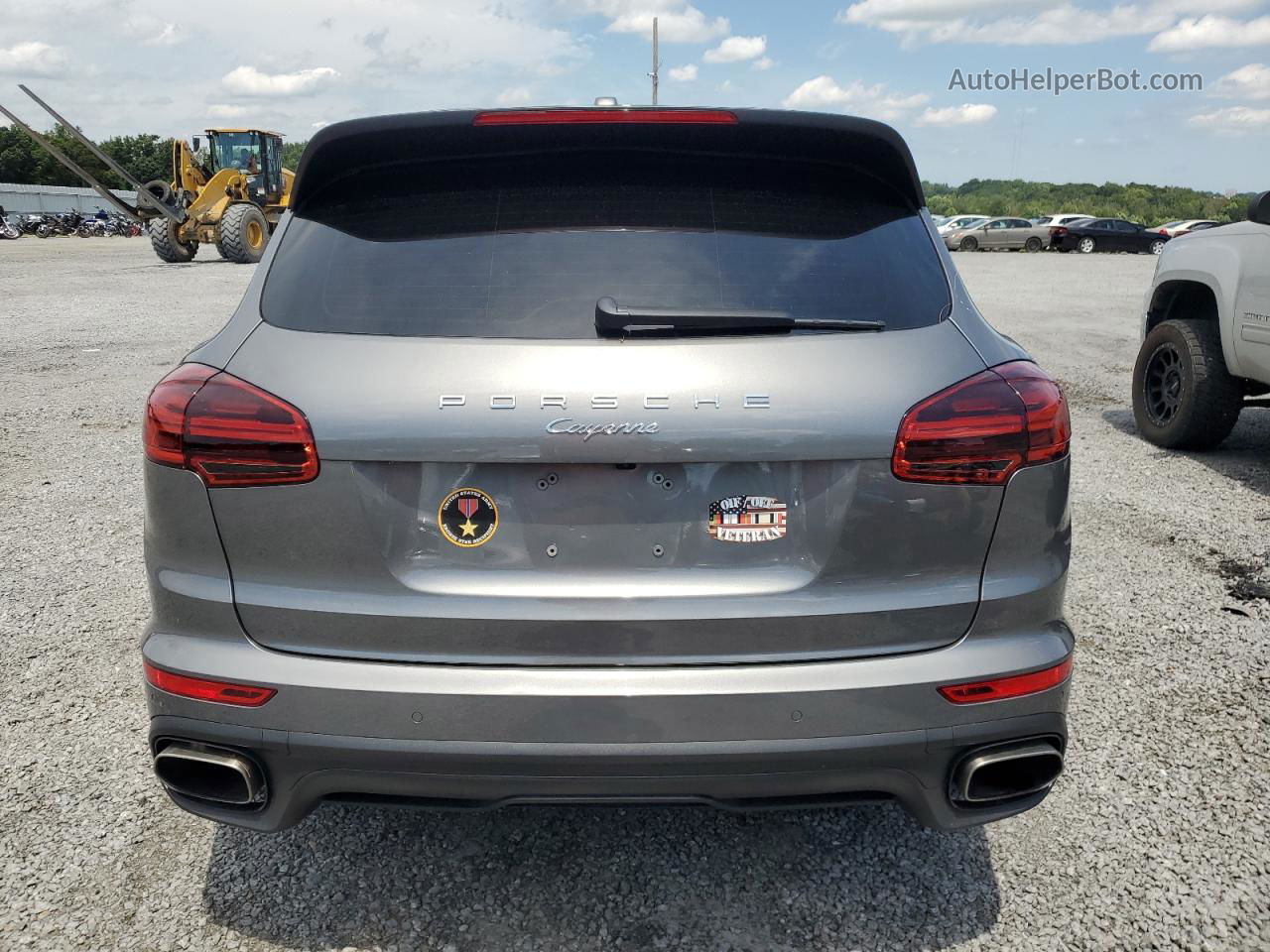 2018 Porsche Cayenne  Серый vin: WP1AA2A26JKA01381