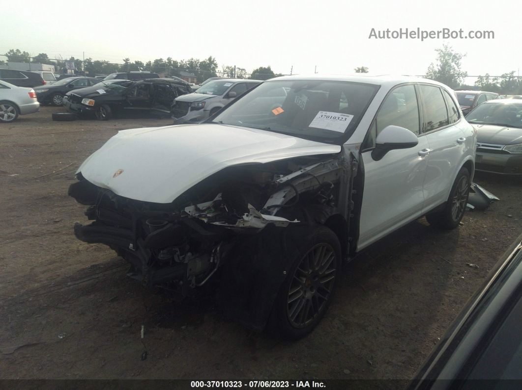 2018 Porsche Cayenne   White vin: WP1AA2A26JKA02370