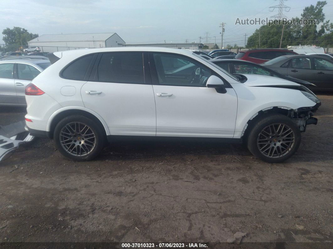 2018 Porsche Cayenne   White vin: WP1AA2A26JKA02370