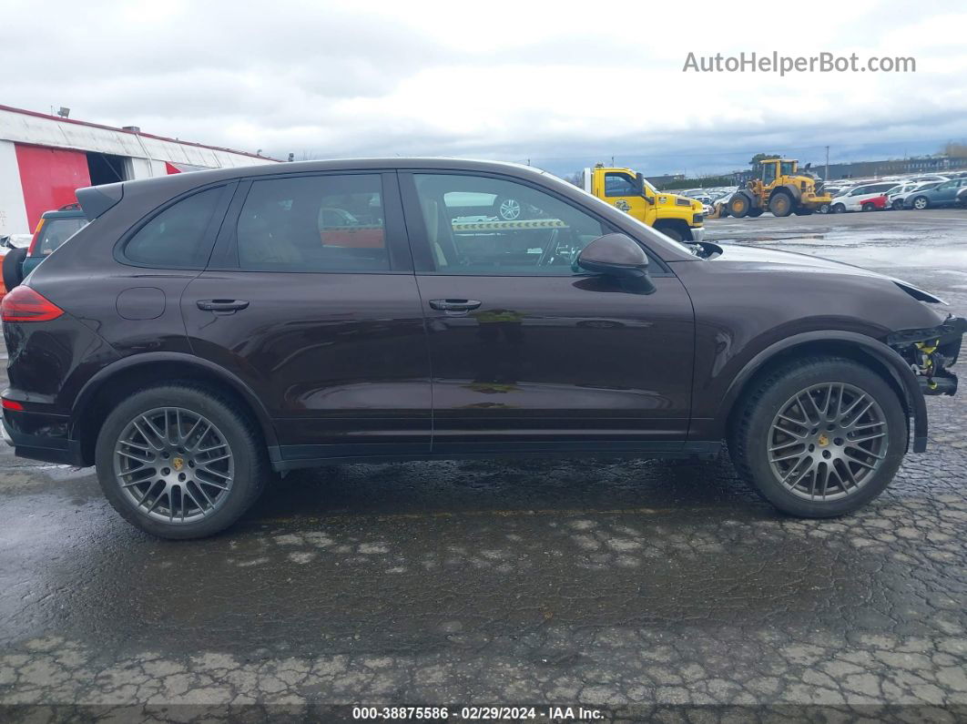 2018 Porsche Cayenne   Burgundy vin: WP1AA2A26JKA06368