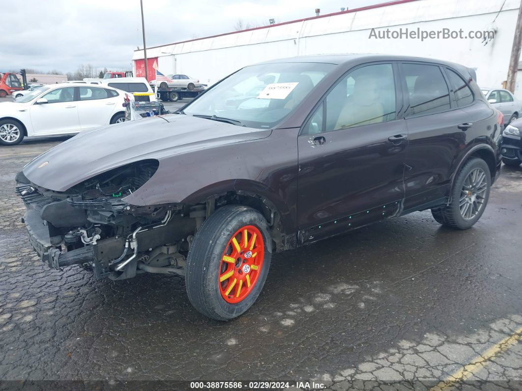 2018 Porsche Cayenne   Burgundy vin: WP1AA2A26JKA06368