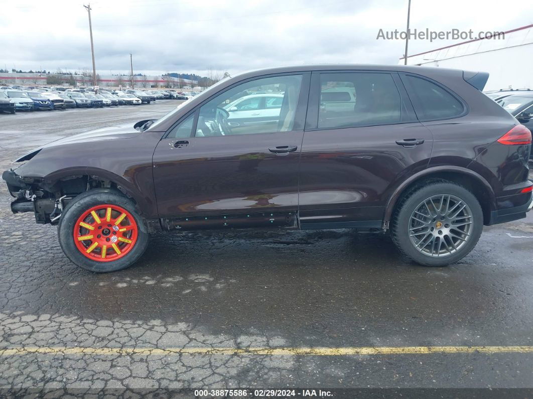 2018 Porsche Cayenne   Burgundy vin: WP1AA2A26JKA06368