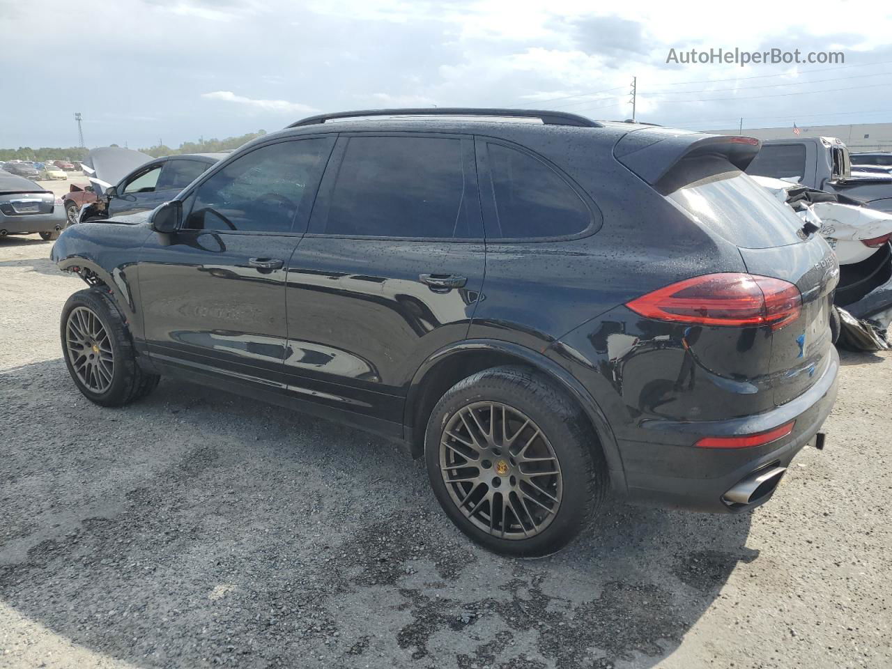 2018 Porsche Cayenne  Black vin: WP1AA2A26JKA06774