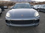 2018 Porsche Cayenne  Silver vin: WP1AA2A27JKA01910