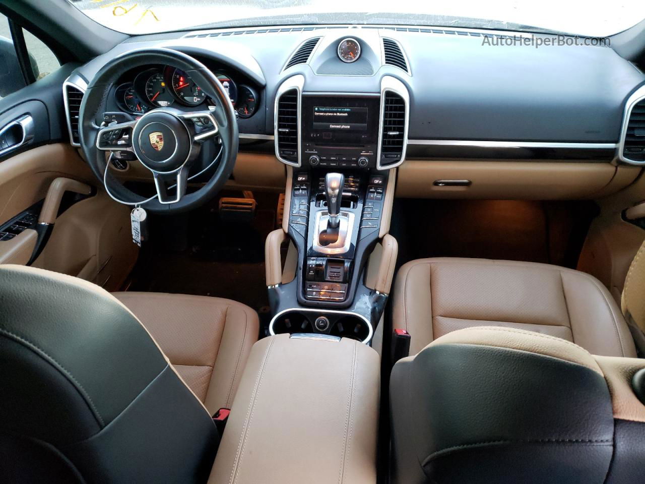 2018 Porsche Cayenne  Silver vin: WP1AA2A27JKA01910