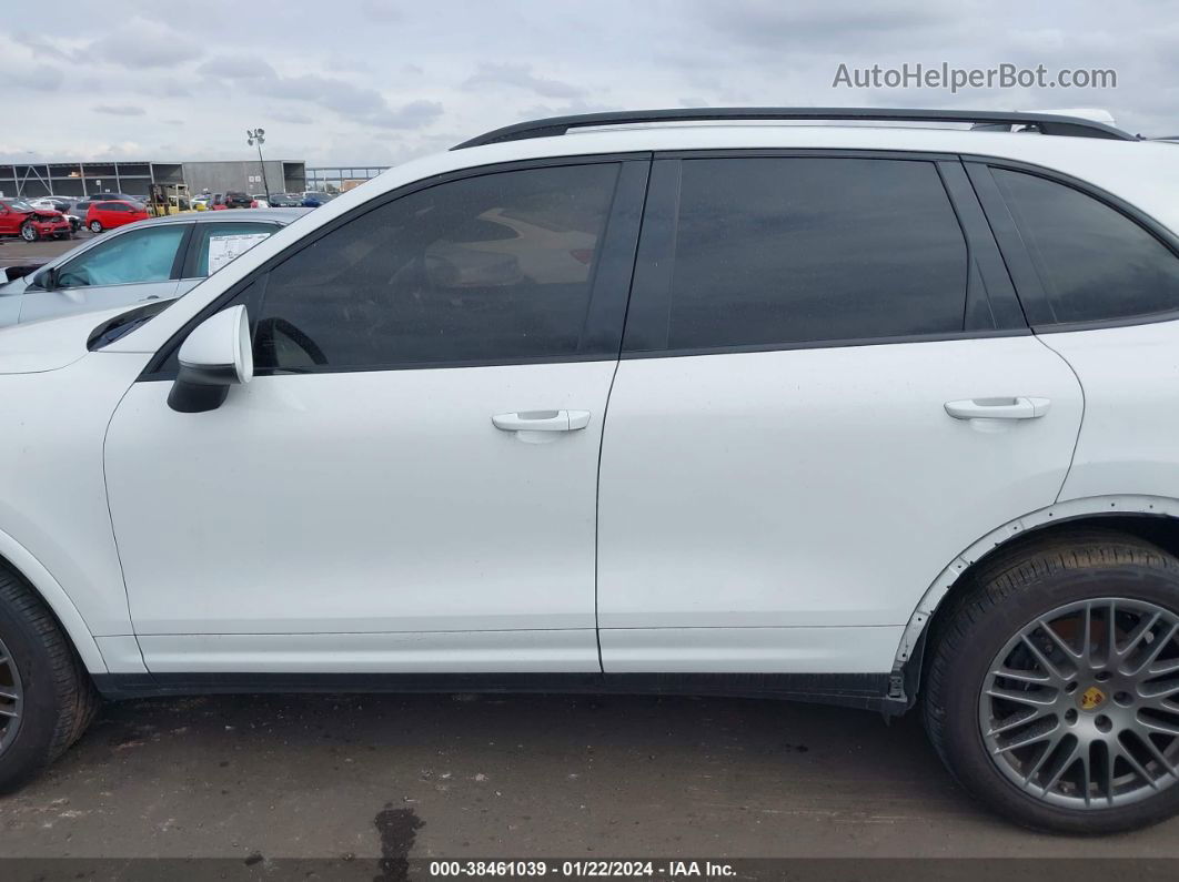 2018 Porsche Cayenne Platinum Edition White vin: WP1AA2A27JKA02393