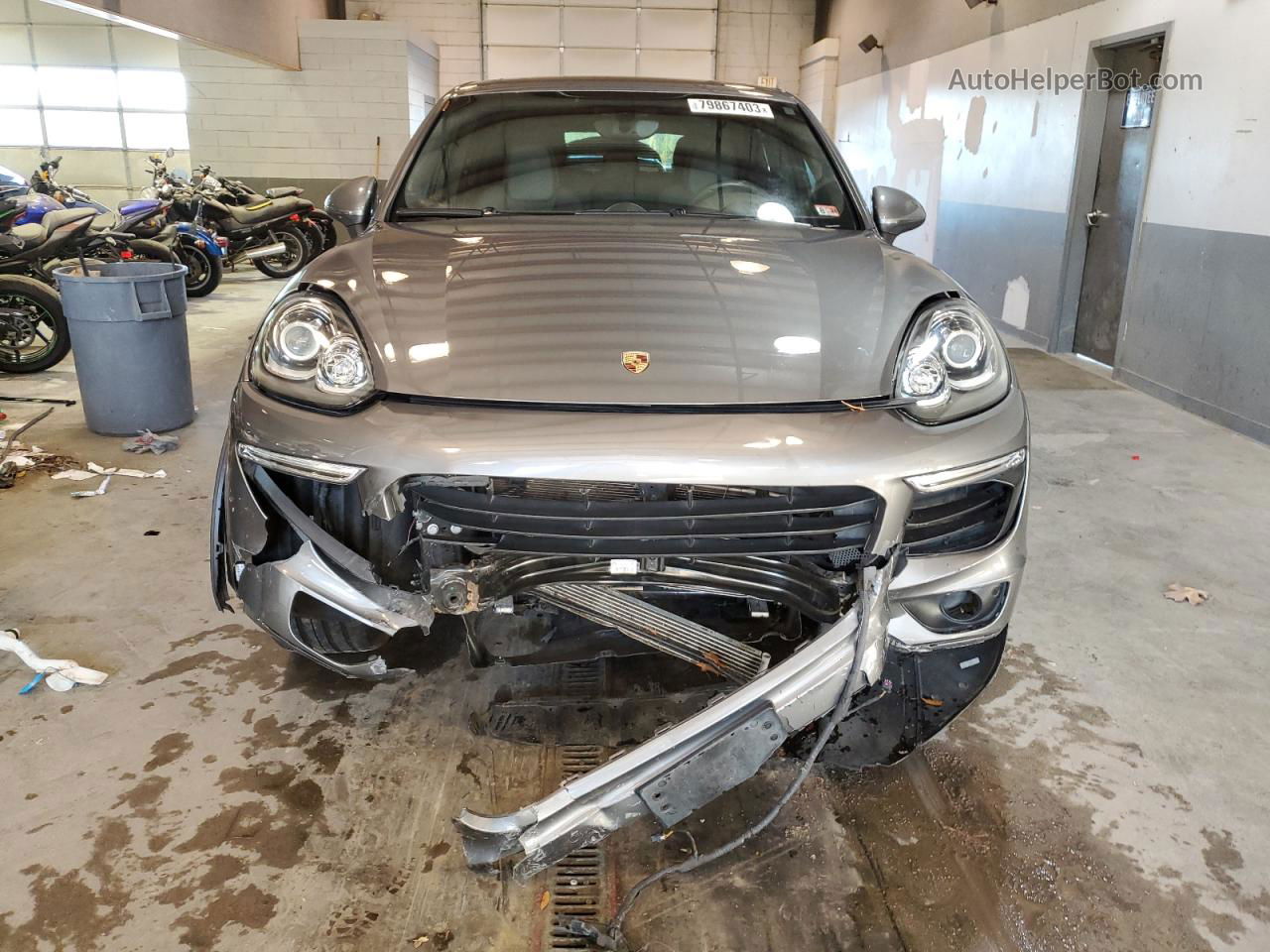 2018 Porsche Cayenne  Gray vin: WP1AA2A27JKA05228