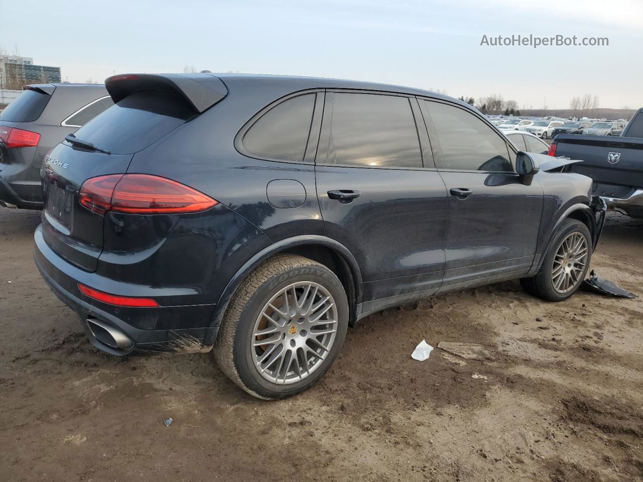 2018 Porsche Cayenne  Синий vin: WP1AA2A28JKA00295