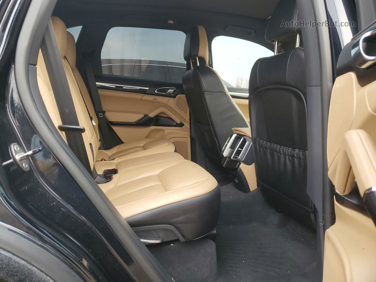 2018 Porsche Cayenne  Синий vin: WP1AA2A28JKA00295