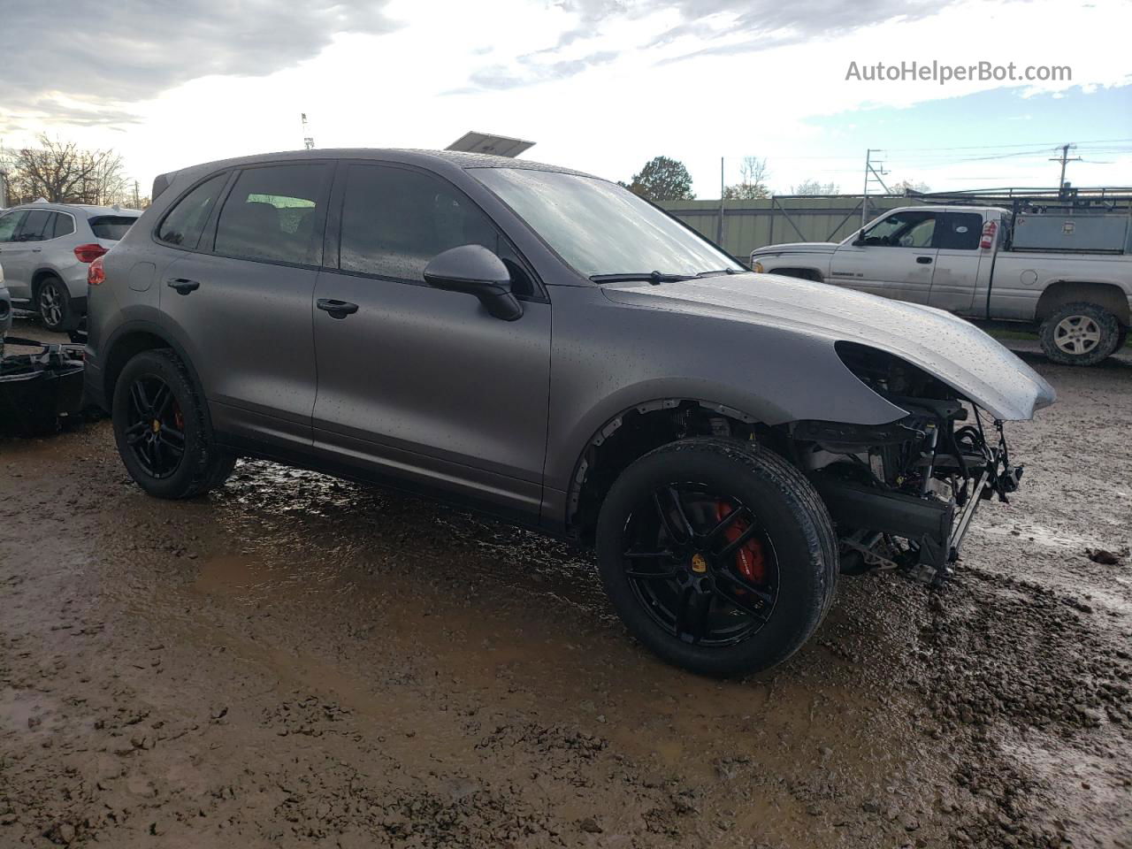 2018 Porsche Cayenne  Gray vin: WP1AA2A28JKA06016