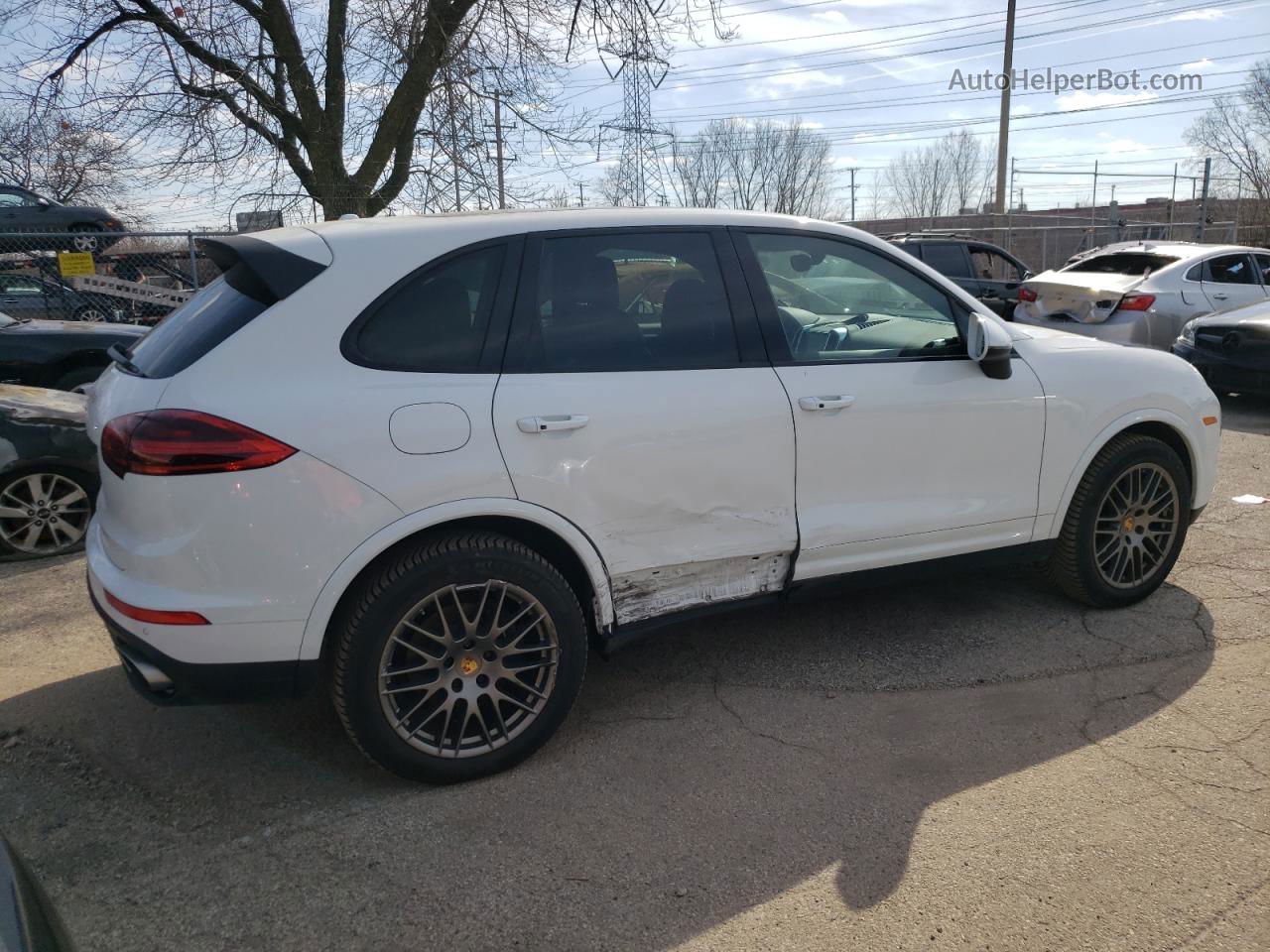 2018 Porsche Cayenne  White vin: WP1AA2A28JKA06971