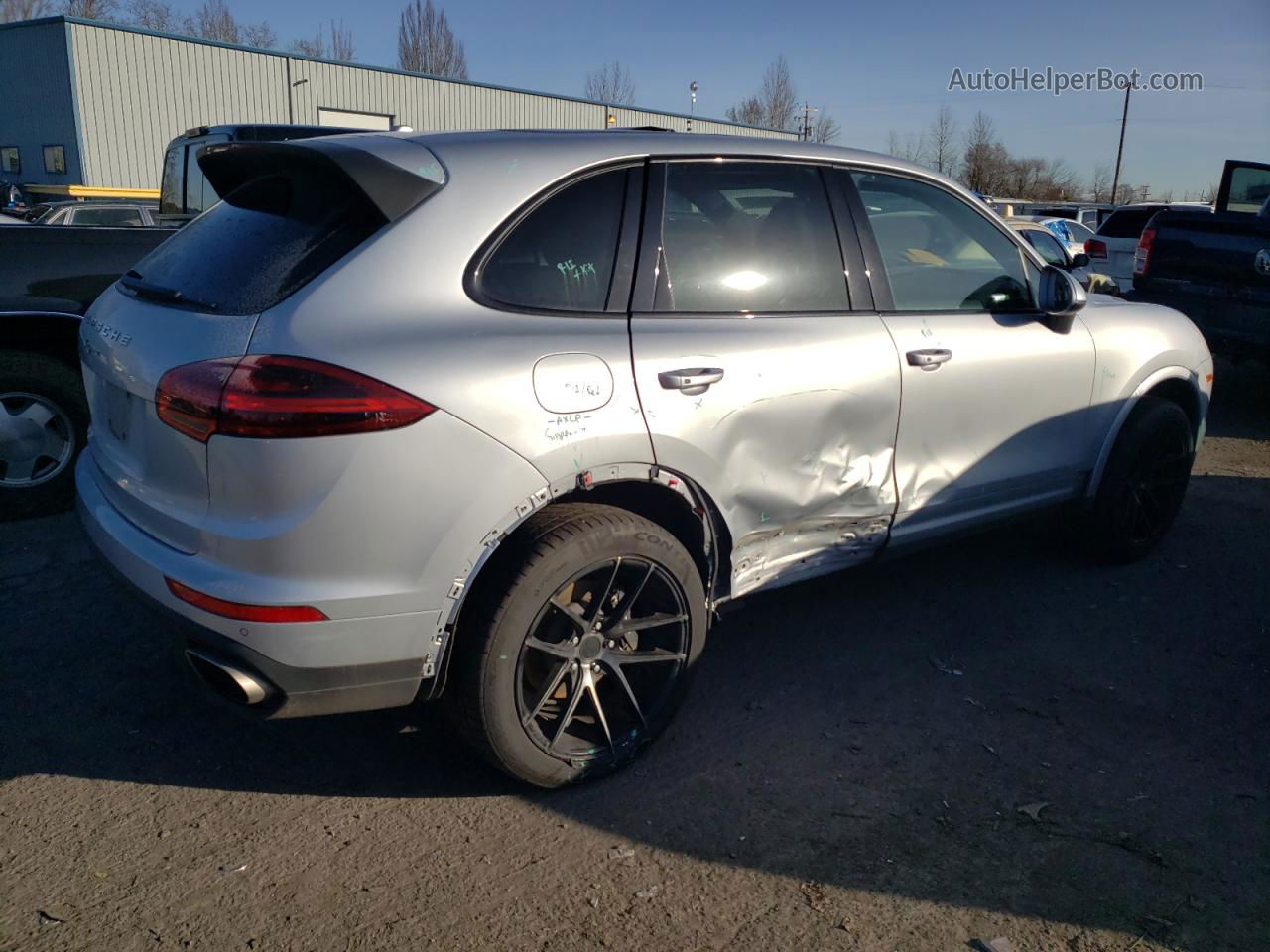 2018 Porsche Cayenne  Silver vin: WP1AA2A29JKA00869