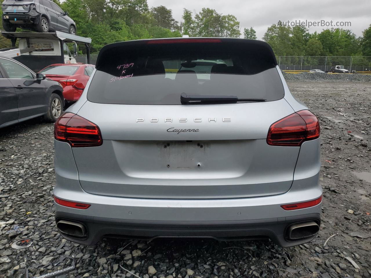 2018 Porsche Cayenne  Silver vin: WP1AA2A29JKA03089