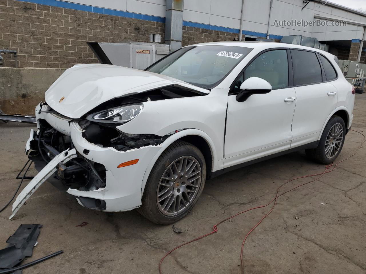 2018 Porsche Cayenne  White vin: WP1AA2A2XJKA05787