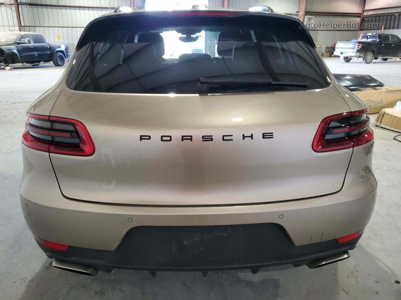 2017 Porsche Macan  Gold vin: WP1AA2A50HLB00664