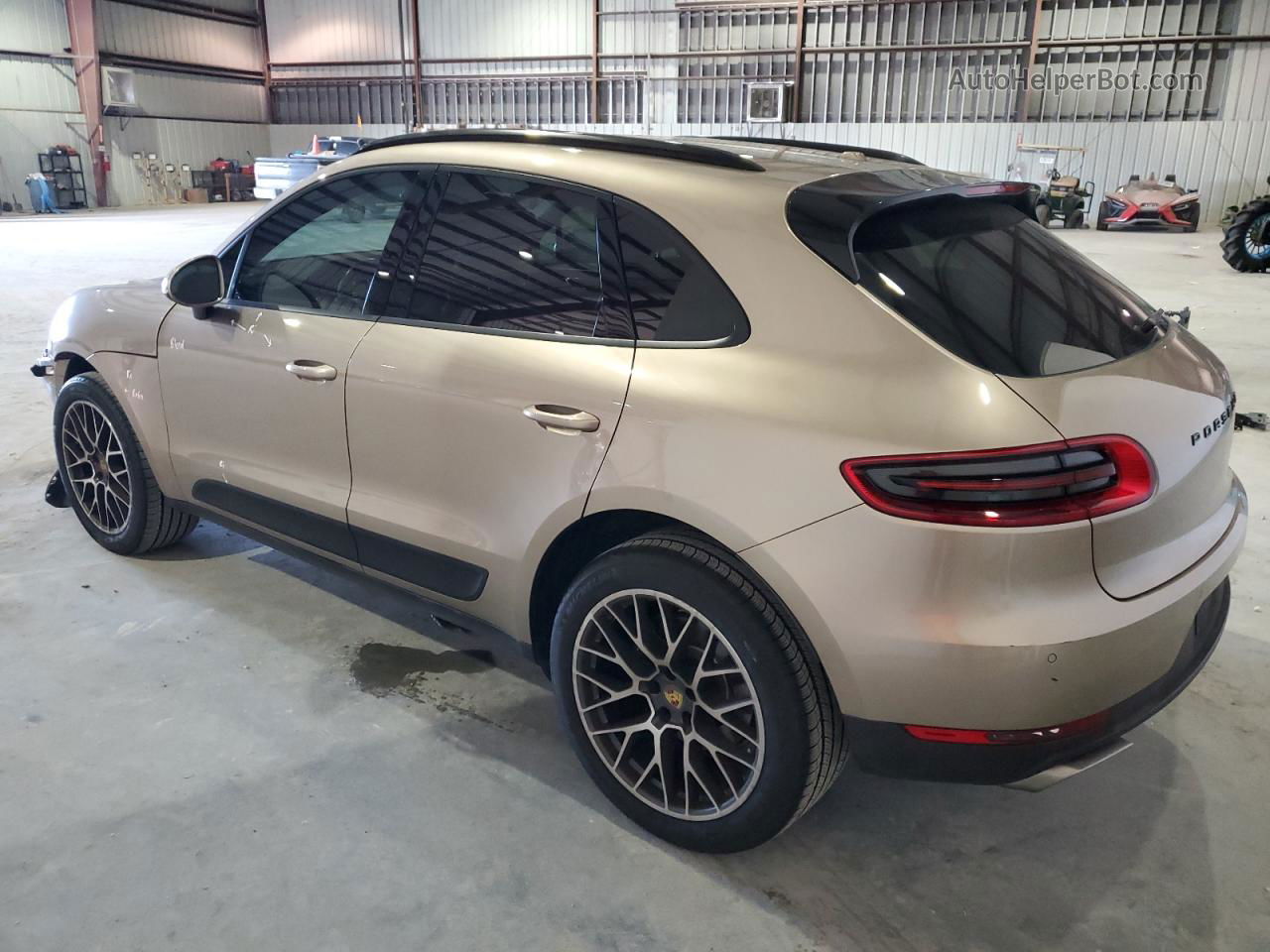 2017 Porsche Macan  Gold vin: WP1AA2A50HLB00664