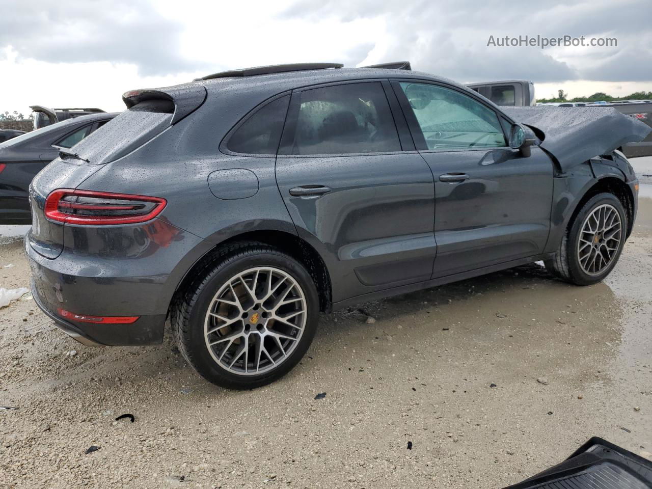 2017 Porsche Macan  Серый vin: WP1AA2A50HLB01846