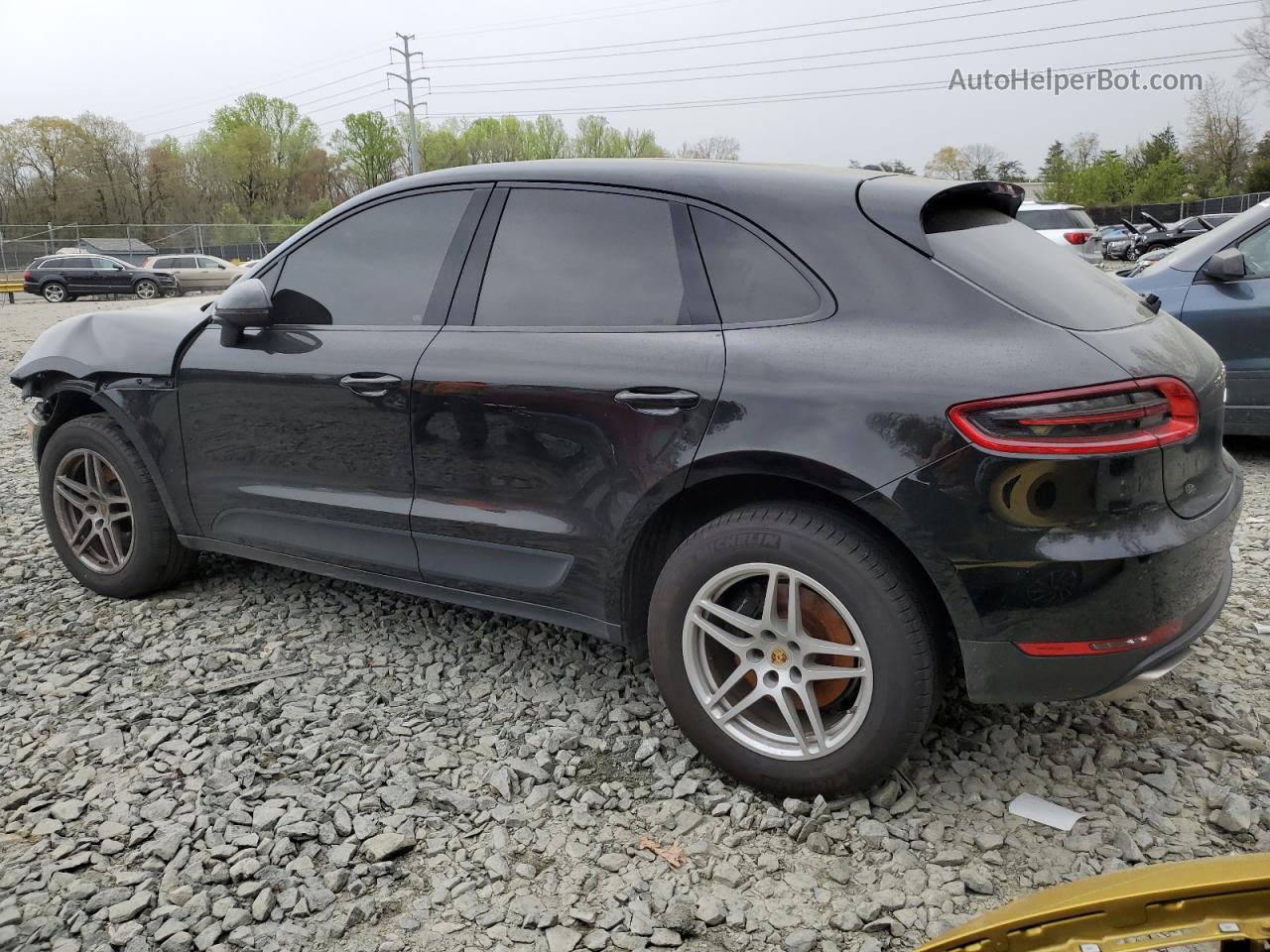 2017 Porsche Macan  Black vin: WP1AA2A50HLB02396