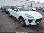 2017 Porsche Macan   White vin: WP1AA2A50HLB05315