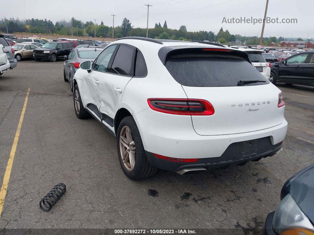 2017 Porsche Macan   White vin: WP1AA2A50HLB05315