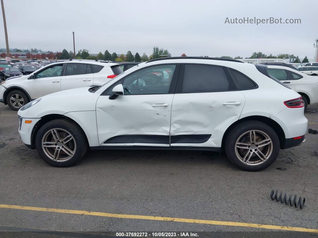 2017 Porsche Macan   White vin: WP1AA2A50HLB05315