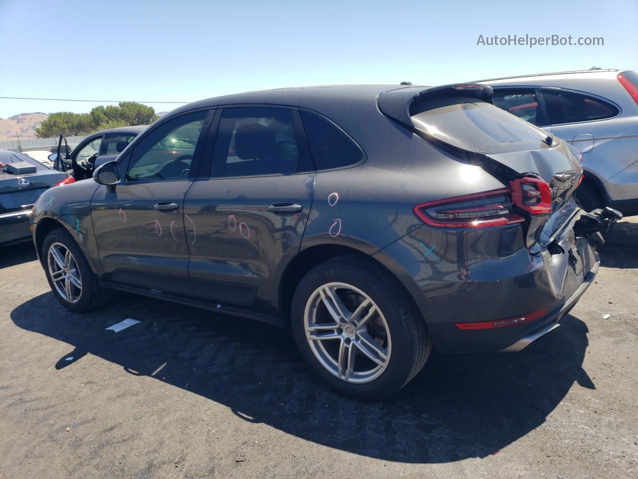 2017 Porsche Macan  Black vin: WP1AA2A50HLB05847