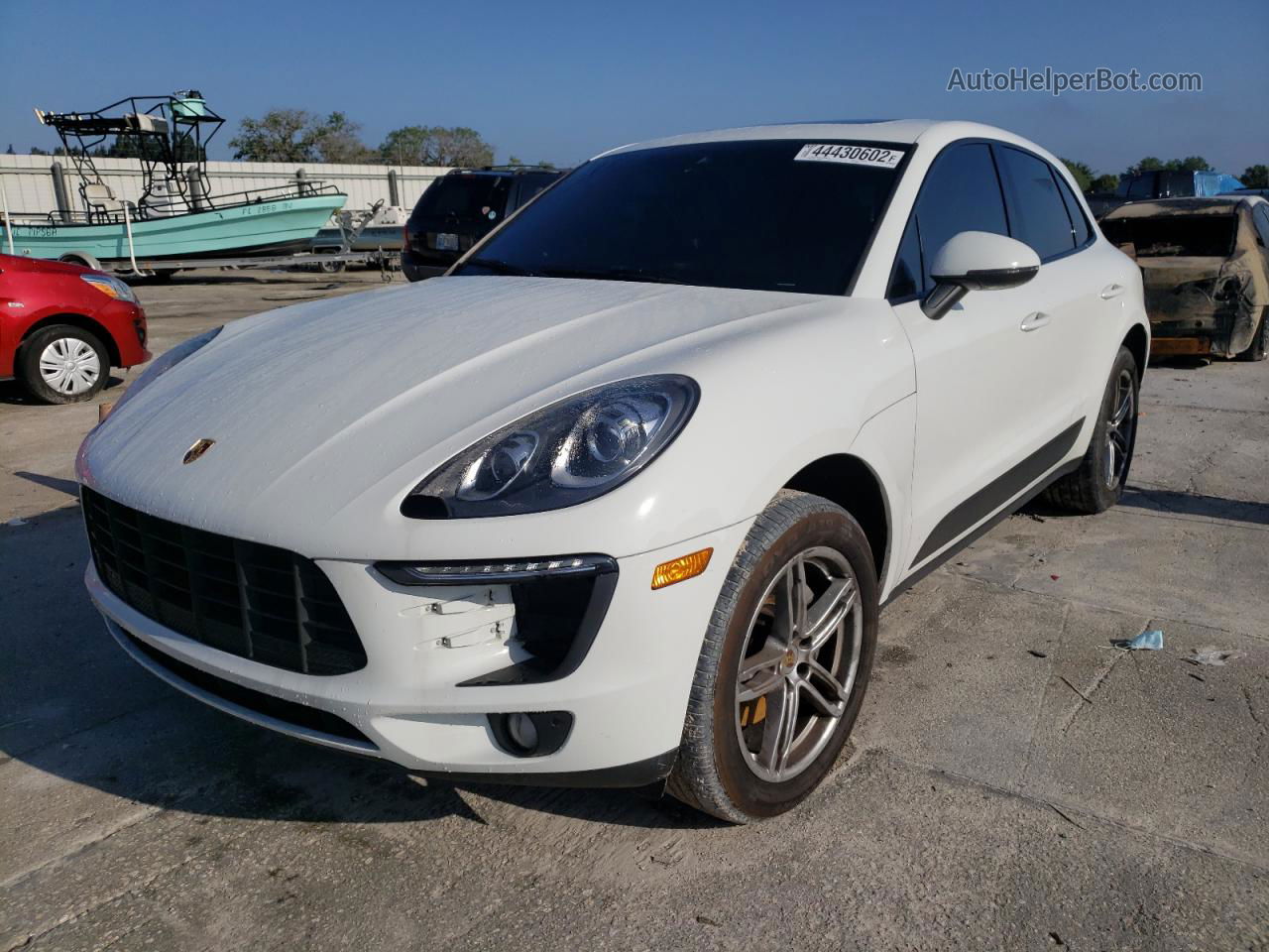 2017 Porsche Macan  White vin: WP1AA2A53HLB02280