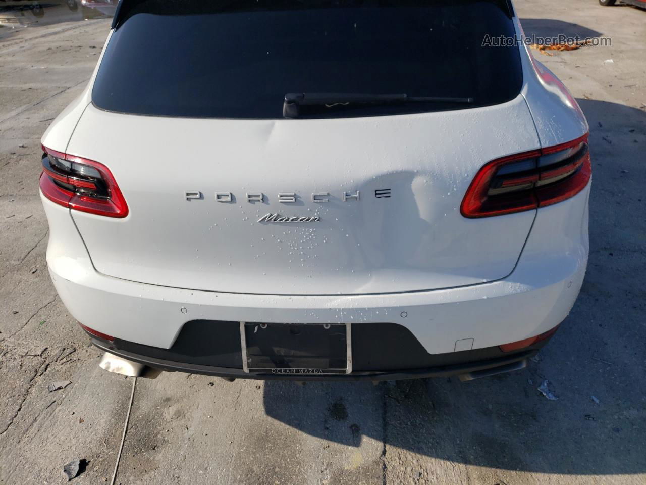 2017 Porsche Macan  White vin: WP1AA2A53HLB02280