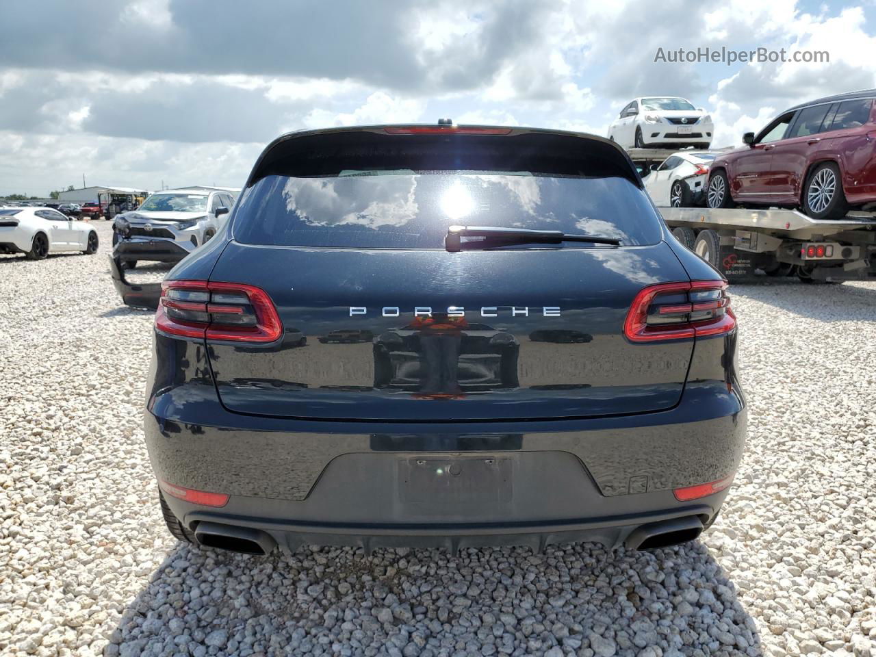 2017 Porsche Macan  Black vin: WP1AA2A50HLB80497