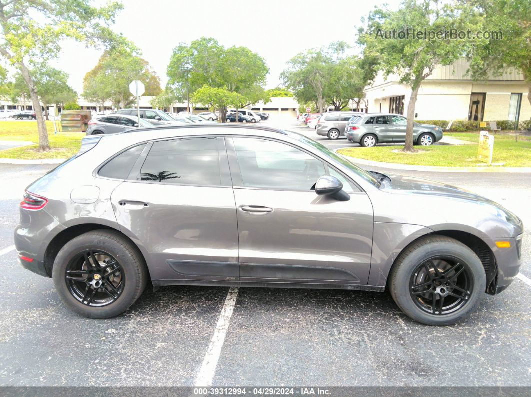 2017 Porsche Macan   Gray vin: WP1AA2A50HLB81696