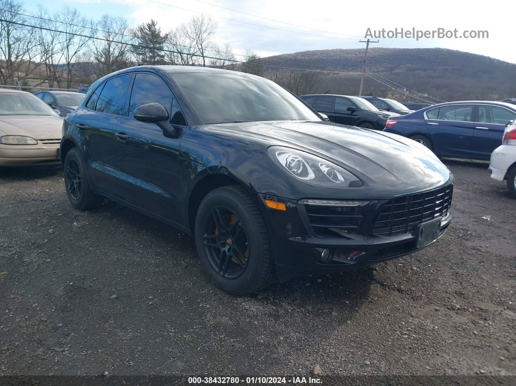 2017 Porsche Macan   Black vin: WP1AA2A50HLB81942