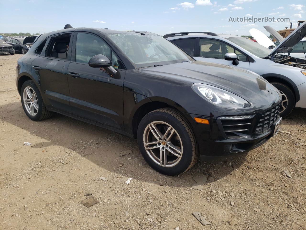 2017 Porsche Macan  Черный vin: WP1AA2A50HLB82539