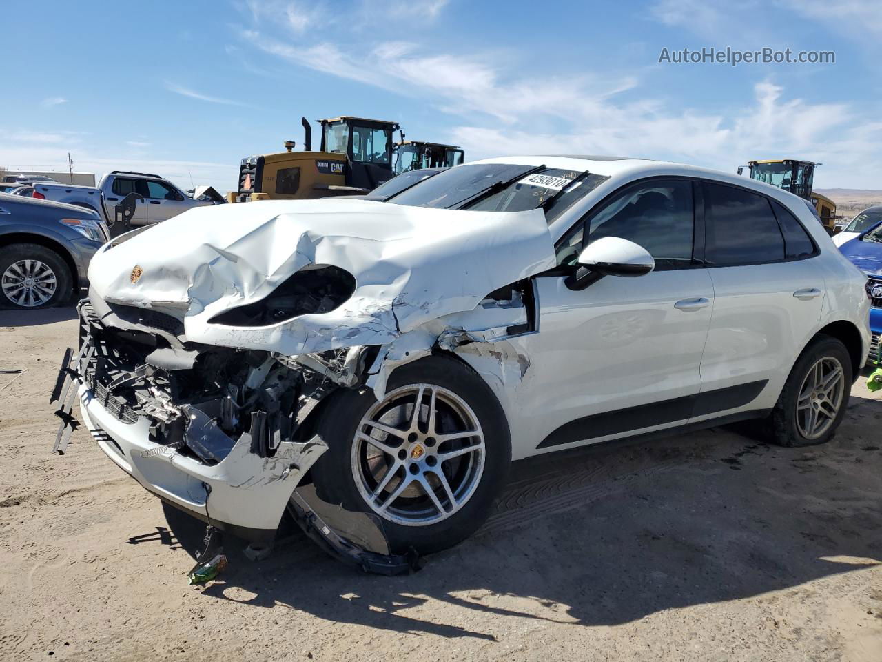 2018 Porsche Macan  White vin: WP1AA2A50JLB01643