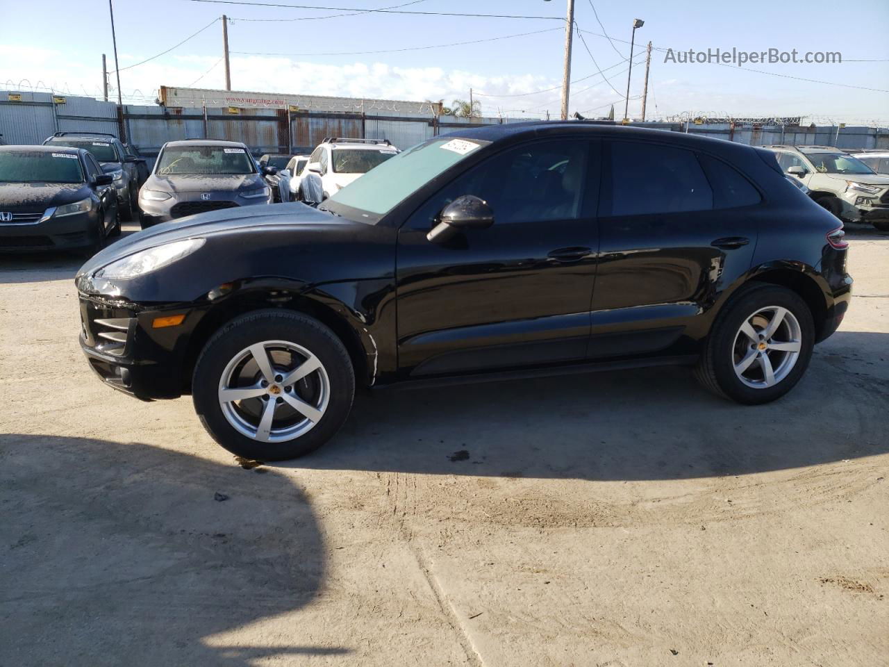 2018 Porsche Macan  Black vin: WP1AA2A50JLB13937