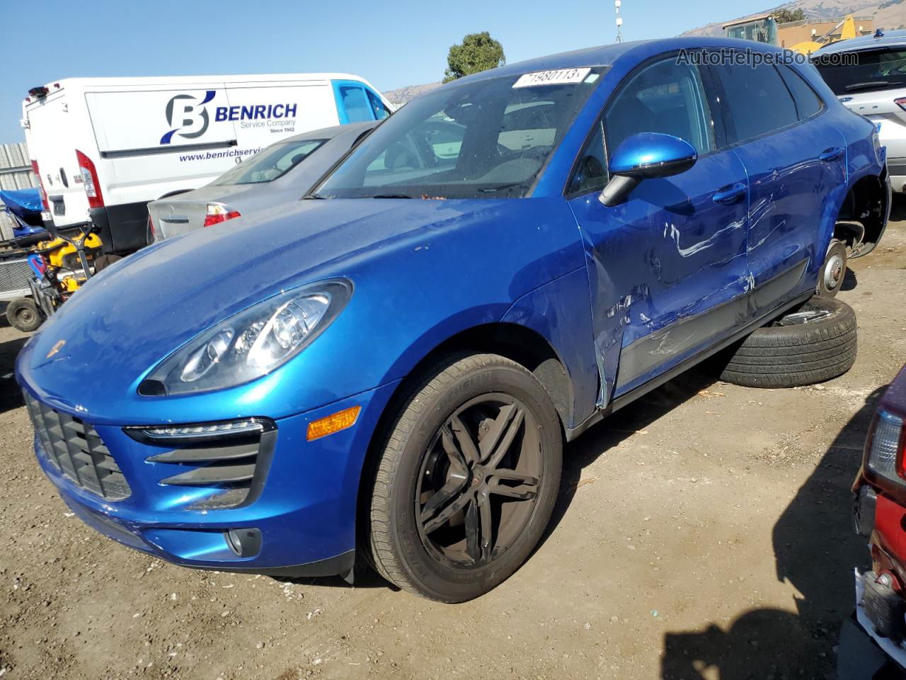 2017 Porsche Macan  Blue vin: WP1AA2A51HLB02214