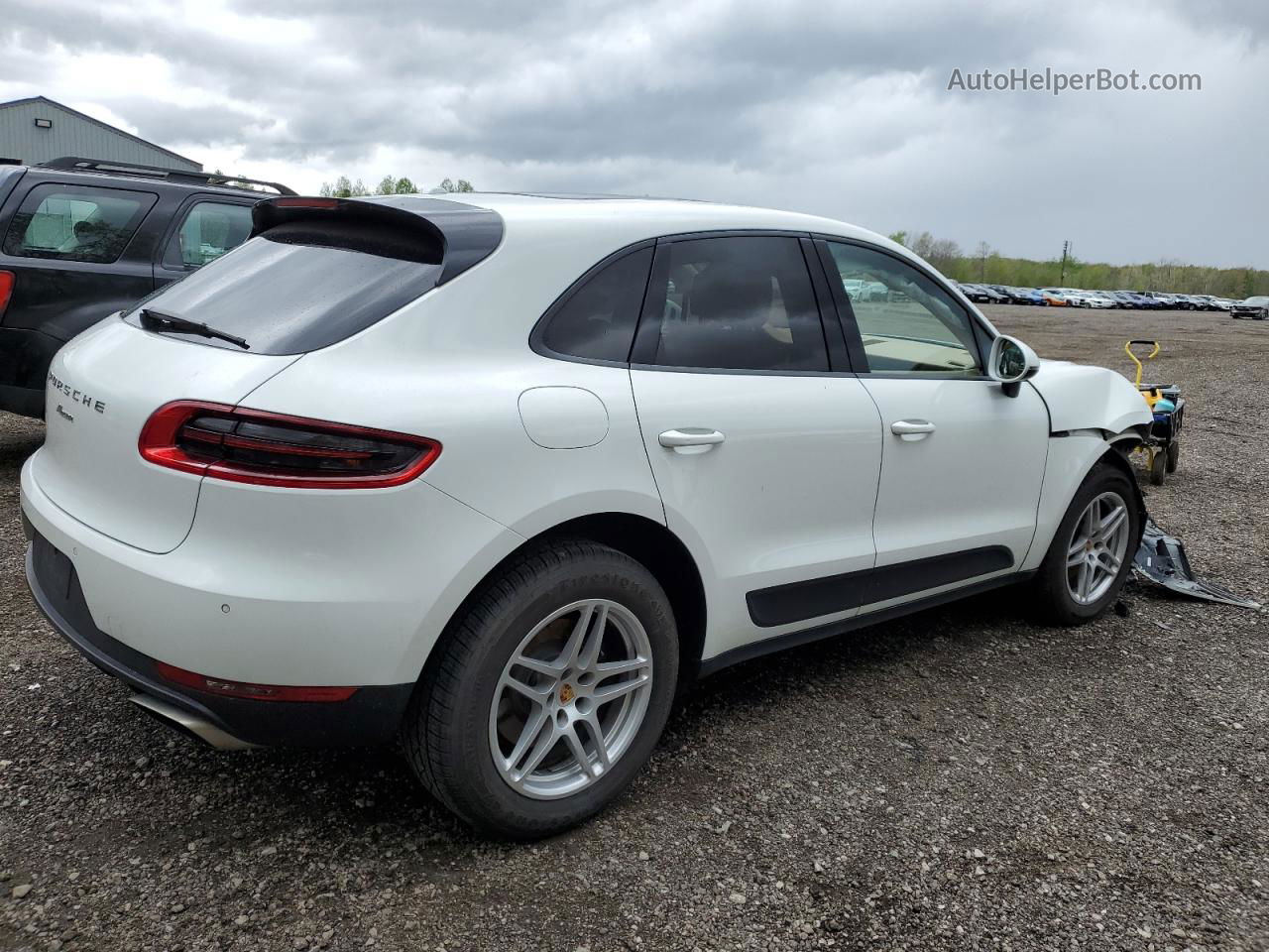 2017 Porsche Macan  Белый vin: WP1AA2A51HLB03900