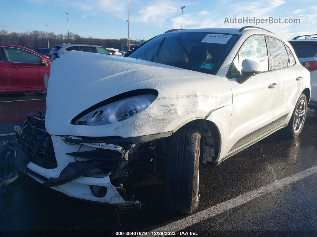 2017 Porsche Macan   White vin: WP1AA2A51HLB05937