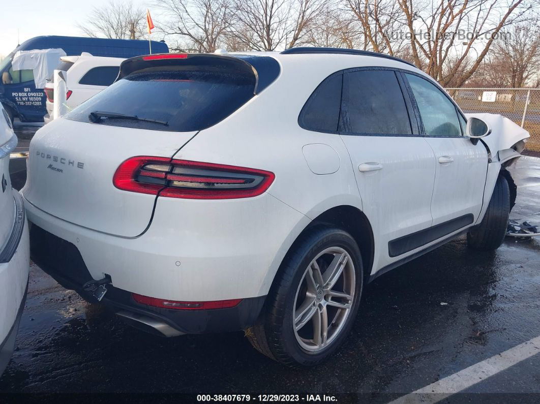 2017 Porsche Macan   White vin: WP1AA2A51HLB05937