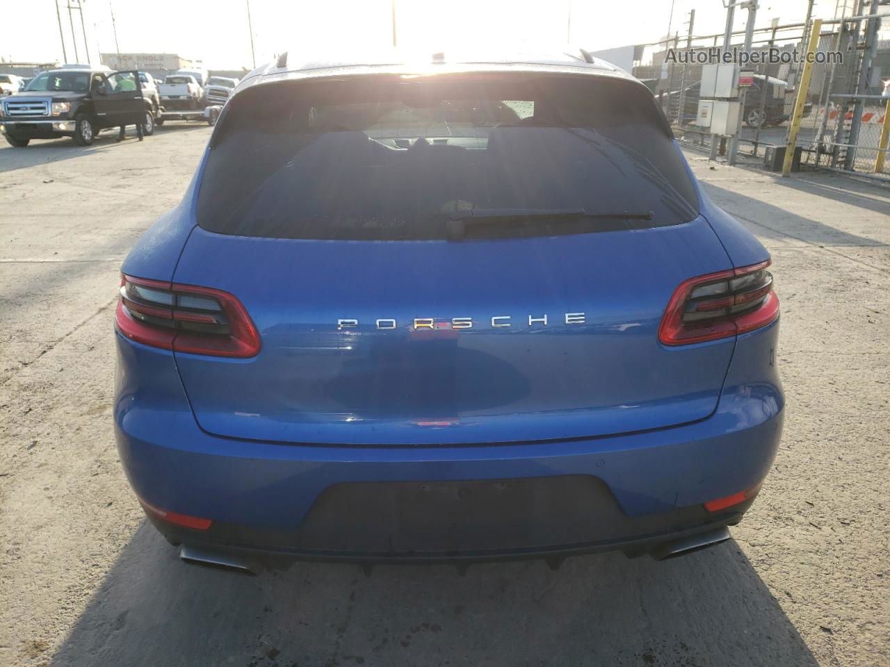 2017 Porsche Macan  Blue vin: WP1AA2A51HLB06148