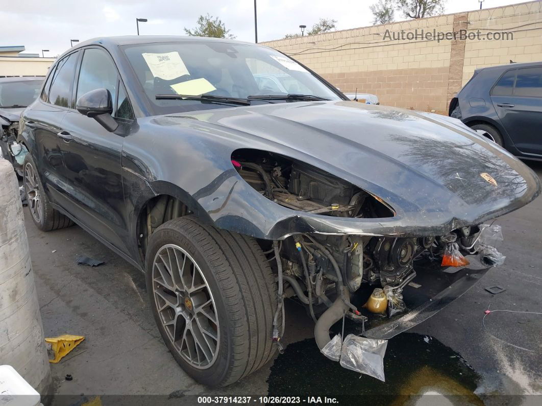 2018 Porsche Macan   Gray vin: WP1AA2A51JLB00114