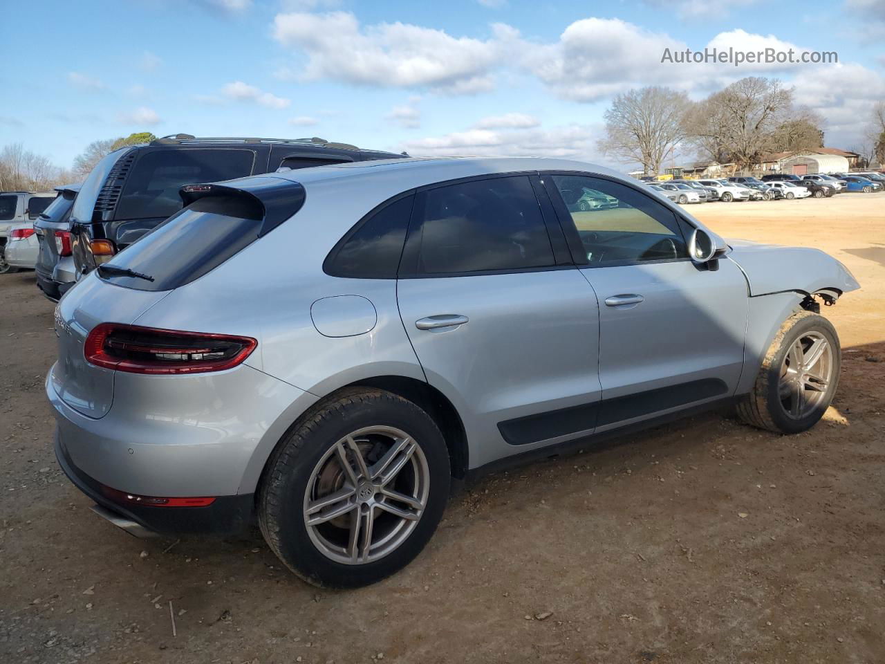 2018 Porsche Macan  Silver vin: WP1AA2A51JLB11078