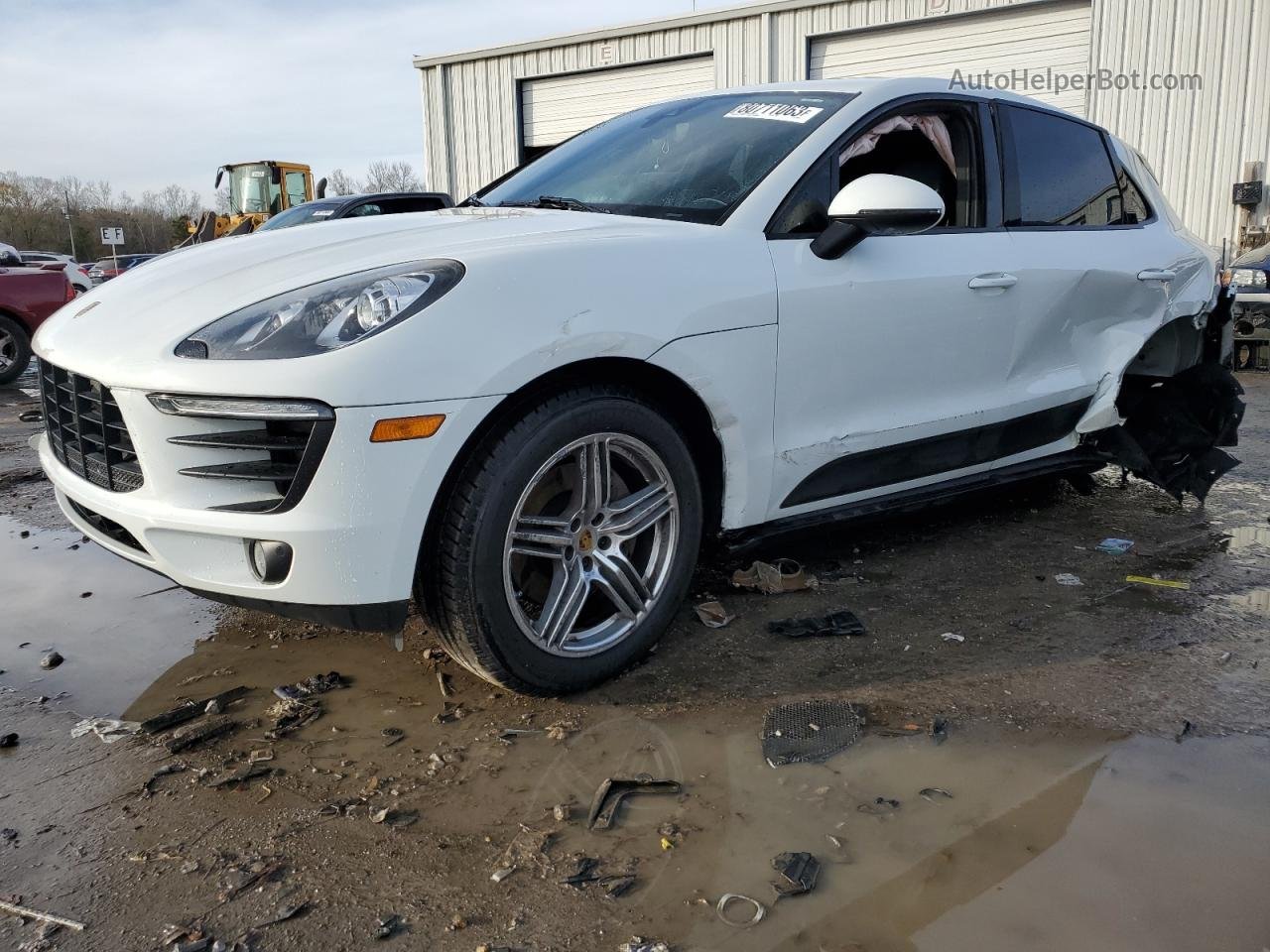 2017 Porsche Macan  White vin: WP1AA2A52HLB00049