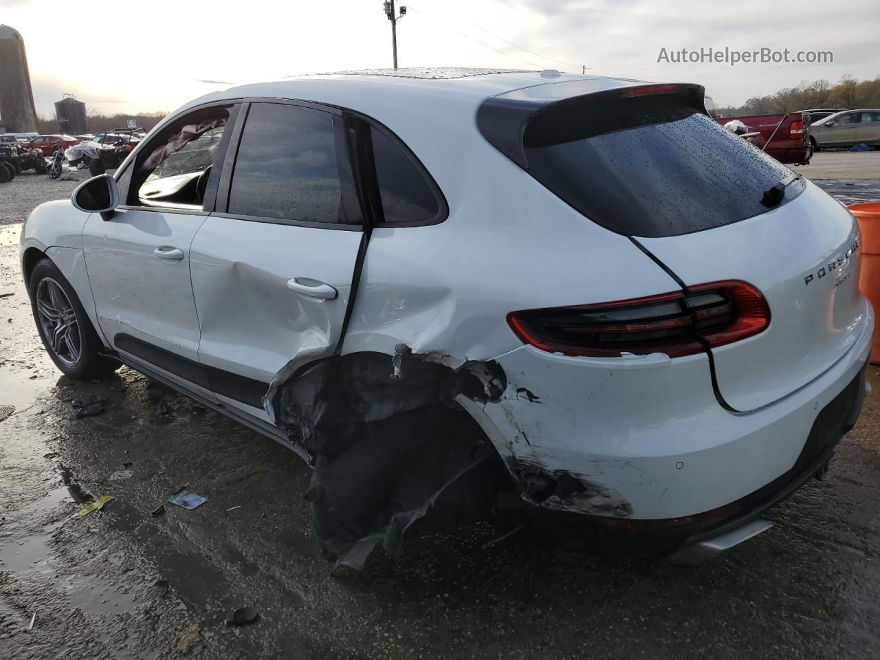 2017 Porsche Macan  White vin: WP1AA2A52HLB00049