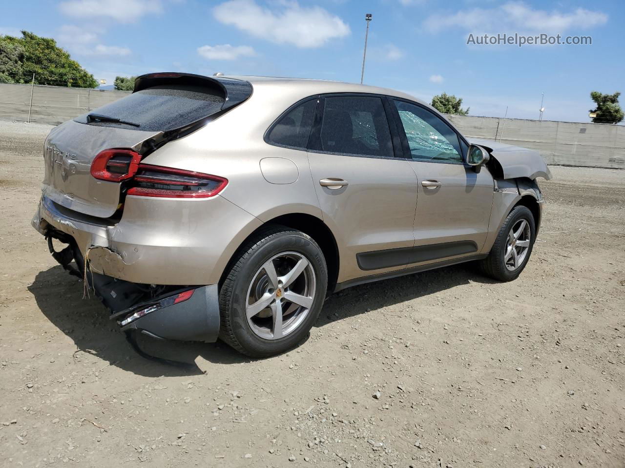 2017 Porsche Macan  Золотой vin: WP1AA2A52HLB02934