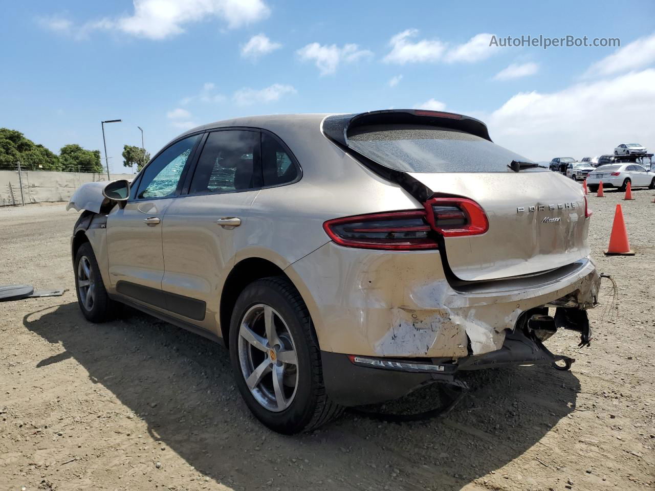 2017 Porsche Macan  Золотой vin: WP1AA2A52HLB02934