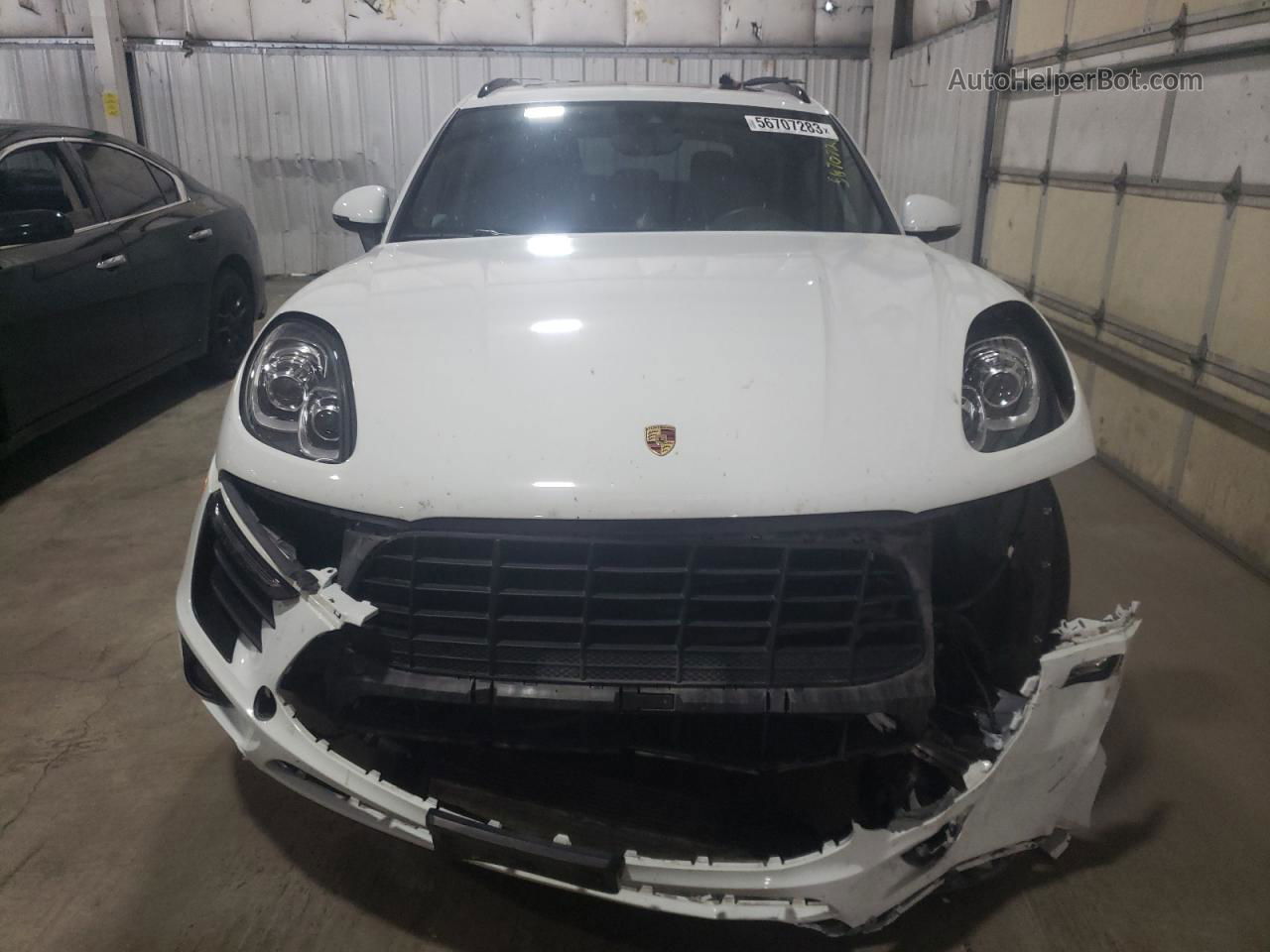 2018 Porsche Macan  White vin: WP1AA2A52JLB01501